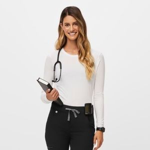 COPY - NWT FIGS Supersoft Longsleeve Underscrub size XS